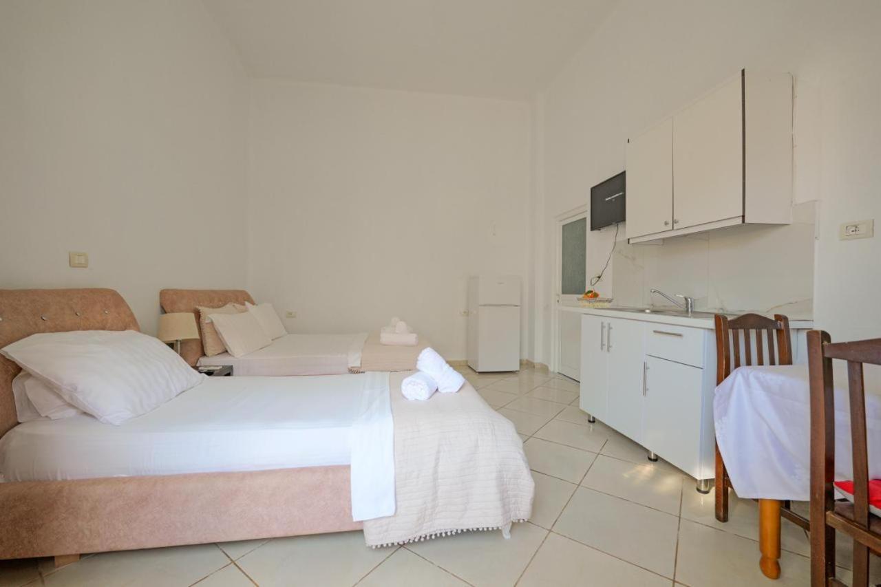 Sunflower Hotel Ksamil Eksteriør bilde